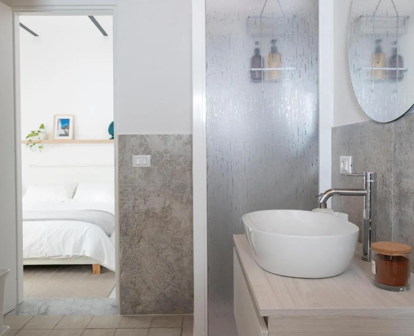 With Love, Apartment 4 Palermo